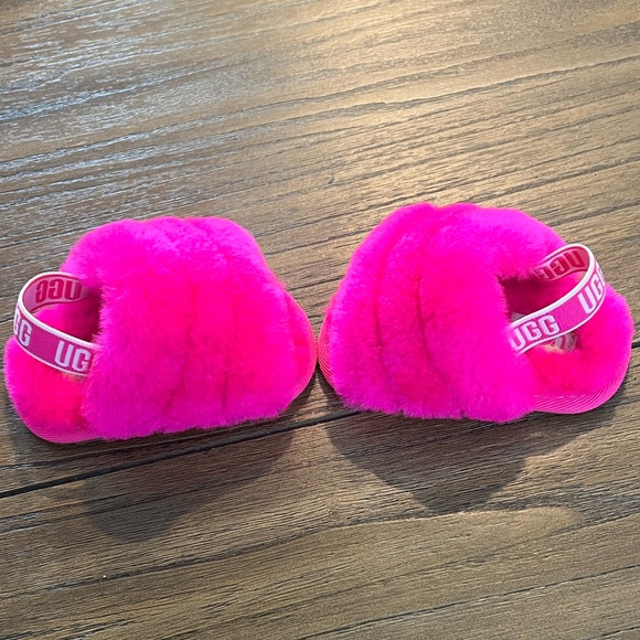 Authentic Ugg Fluff yeah baby sandals  NWOT - Picture 2 of 8